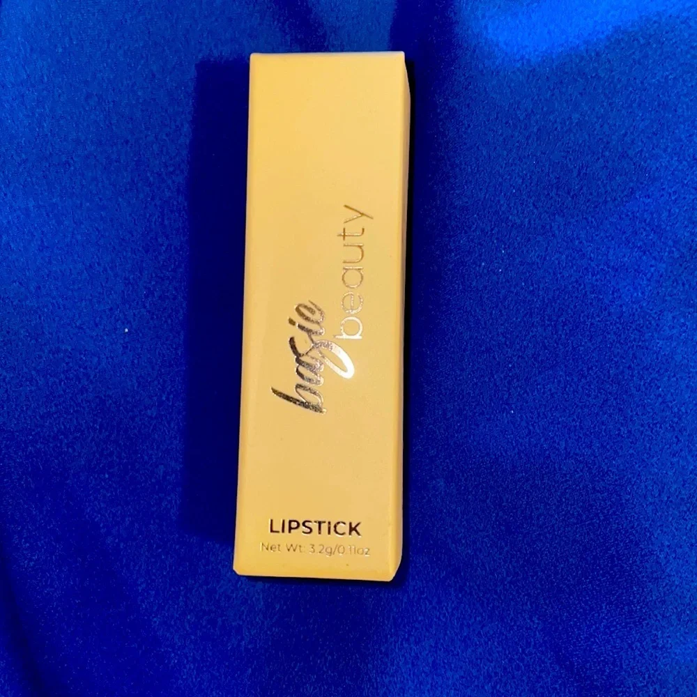 Basic Beauty Lipstick in Fall4u